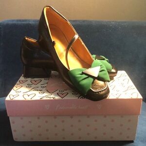 Women's Black and Green Bow Shoes